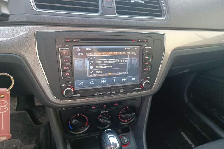 Used Volkswagen Lavida 2015 1.6L Automatic Fashion Edition
