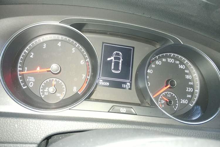 Used Volkswagen Golf 2016 230TSI Automatic Luxury Version
