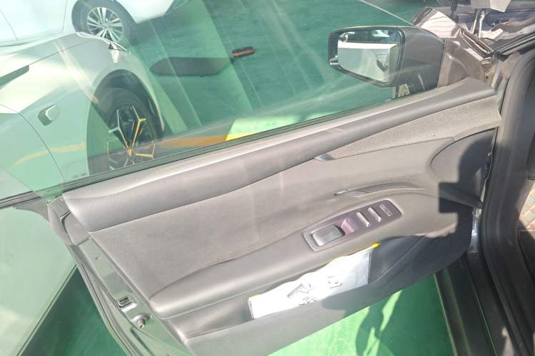 Used  L07 2024 230Max Qiankun Intelligent Driving ADS SE Range-Extended Version
