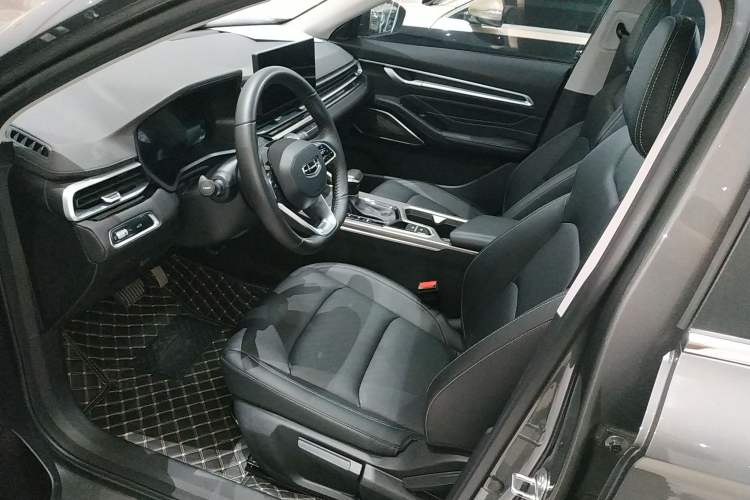 Used Geely Auto Emgrand 2023 4th Generation Champion Edition 1.5L CVT Prestige Model
