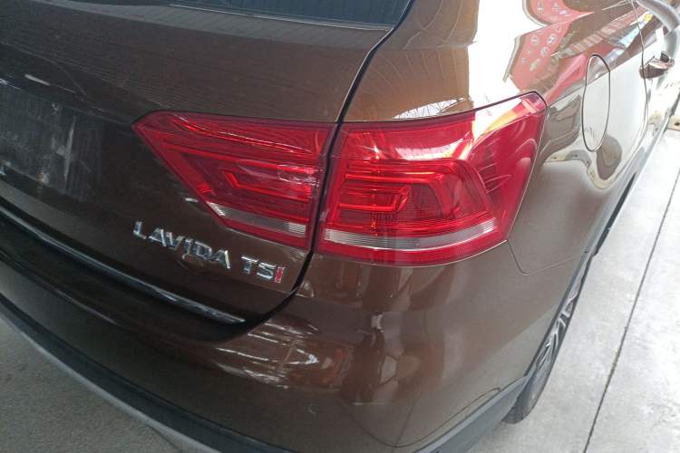 Used Volkswagen Cross Lavida 2014 1.4TSI DSG