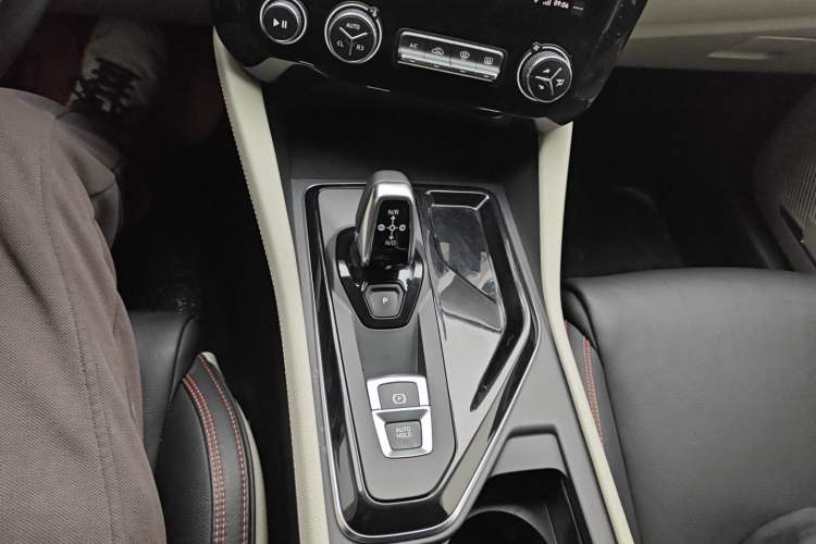 Used Lynk & Co 02 2018 1.5T DCT Two-Wheel Drive Zhaopu Version China V Standard