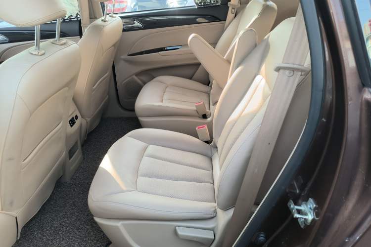 Used Baojun 730 2016 1.8L Manual Luxury Edition 7 Seats
