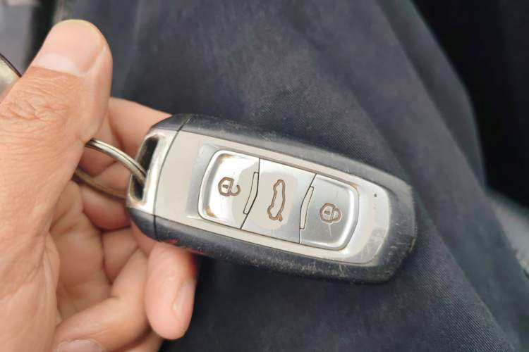 TDK.VehicleDetails.img