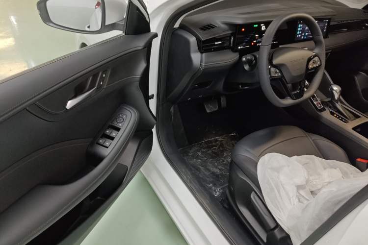 Used Roewe i5 2023 1.5L CVT Luxury Edition
