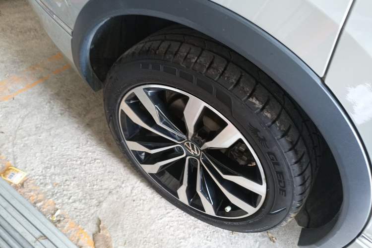 Used Volkswagen Tiguan L 2021 330TSI Automatic Two-Wheel Drive R-Line Enhanced Edition
