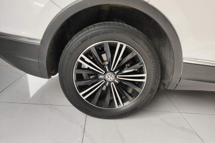 Used Volkswagen Tiguan L 2019 330TSI Automatic Two-Wheel Drive Panoramic Comfort Edition China VI Standard
