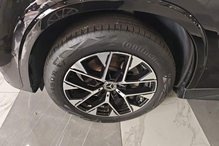 Used Mercedes-Benz GLC 2024 Facelifted GLC 260 L 4MATIC Luxury Version 5 Seats
