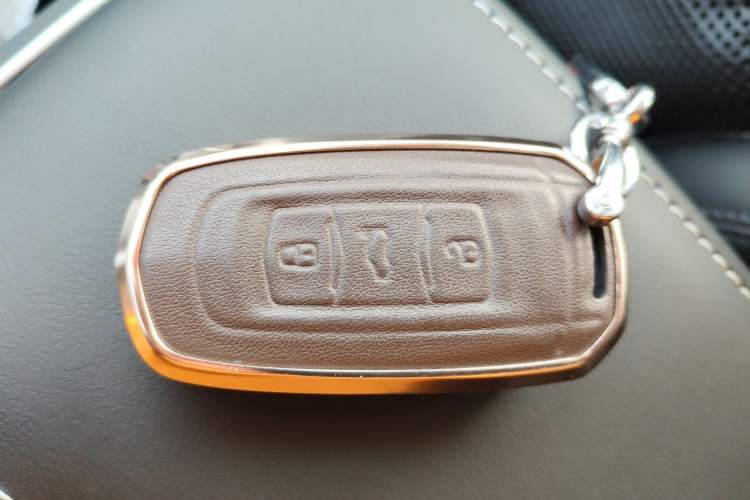 Used Geely Auto Emgrand X7 Sport 2020 1.8TD DCT Two-Wheel Drive Smart Connect 4G-Enabled Version