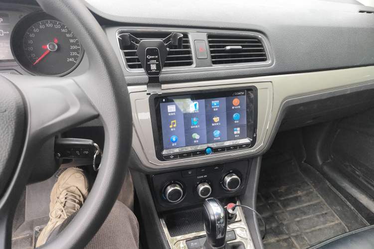 Used Volkswagen Lavida 2017 1.6L Automatic Fashion Edition
