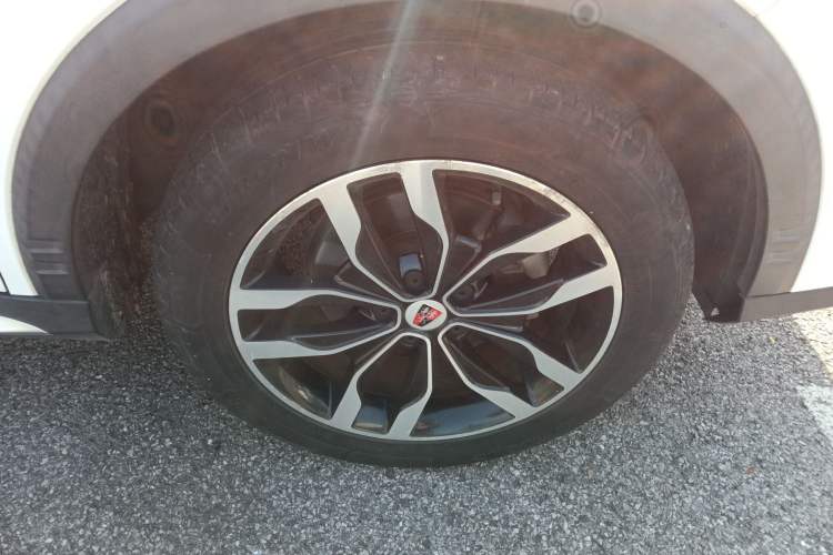 Used Roewe RX5 2016 20T Two-Wheel Drive Automatic Internet Smart Edition
