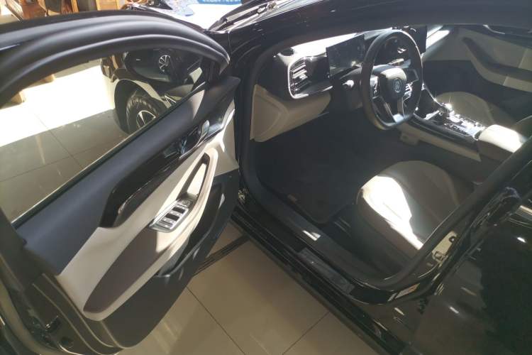 Used BYD Qin PLUS 2024 HONOR Edition DM-i 55KM Leading Model
