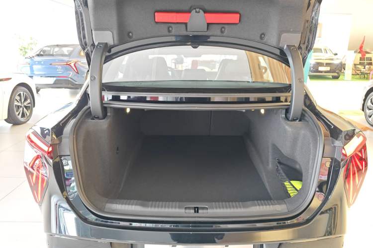 Used Hongqi EH7 2025 600 Smart Selection Edition
