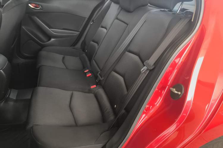 Used Mazda Mazda 3 Axela 2014 Sedan 1.5L Automatic Luxury Model