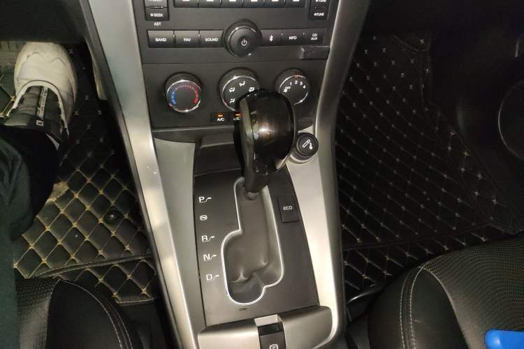 Used Chevrolet Captiva 2014 2.4L Two-Wheel Drive Urban Version 7 Seats
