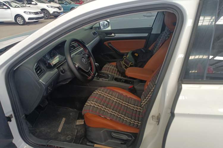 Used Volkswagen Lamando 2019 230TSI DSG Fashion Edition China V Standard