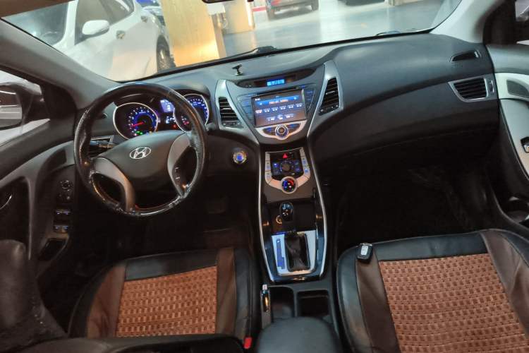 Used Hyundai Elantra 2012 1.6L Automatic Leading Model