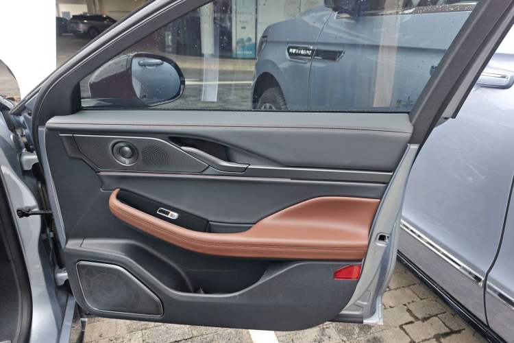 Used Lincoln Z 2025 2.0T Zunyi Hybrid Version
