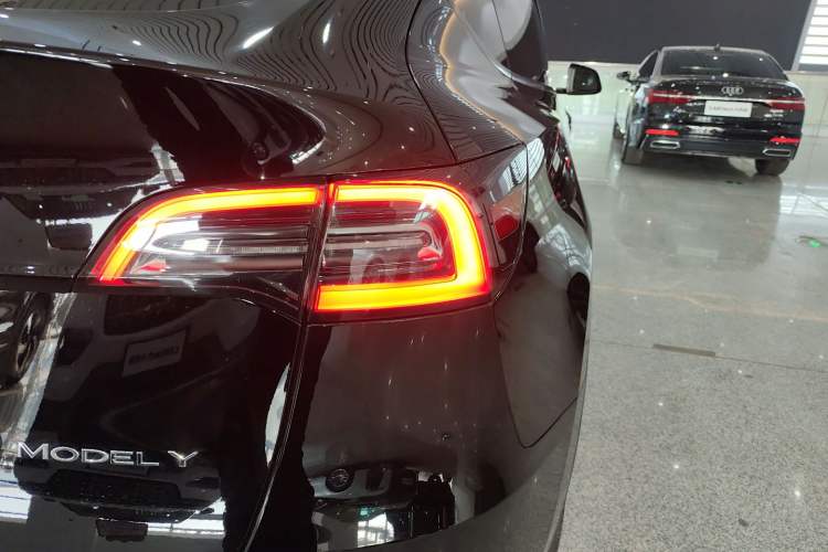 Used Tesla Model Y 2023 Rear-Wheel-Drive Version