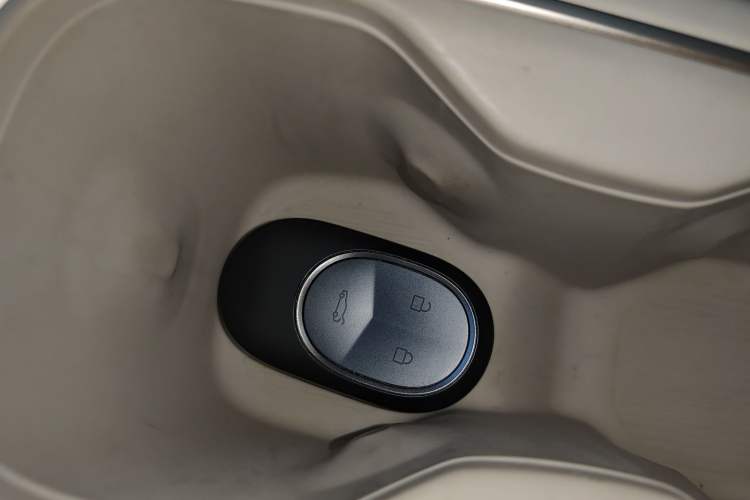 Used Nio ES6 2023 75 kWh
