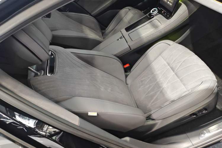 Used VOYAH PASSION 2023 Four-Wheel Drive Long-Range Version
