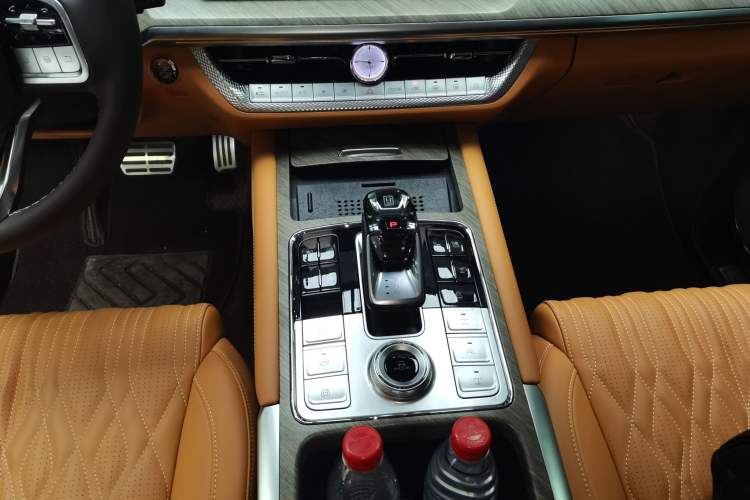 Used Tank 500 New Energy 2025 Hi4-Z
