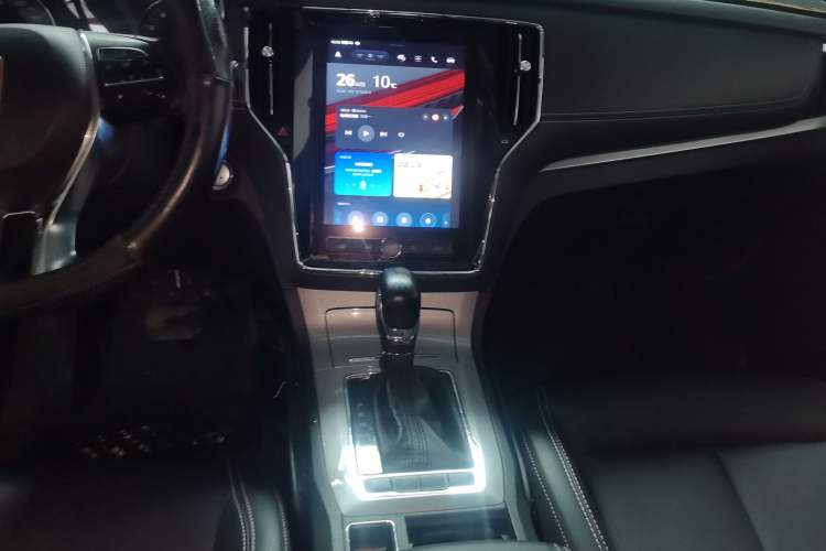 Used Roewe RX5 2019 20T Two-Wheel Drive Automatic Ali Smart Connectivity Platinum Edition
