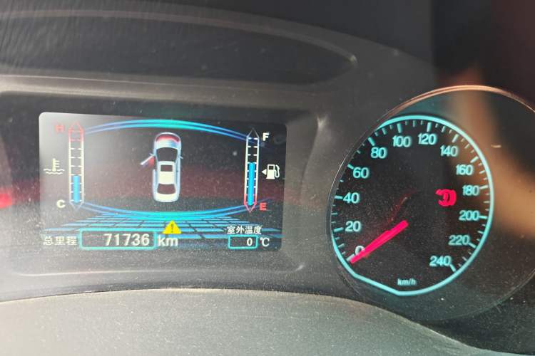 Used BYD Surui 2015 Revised Version 1.5L Manual Luxury Edition
