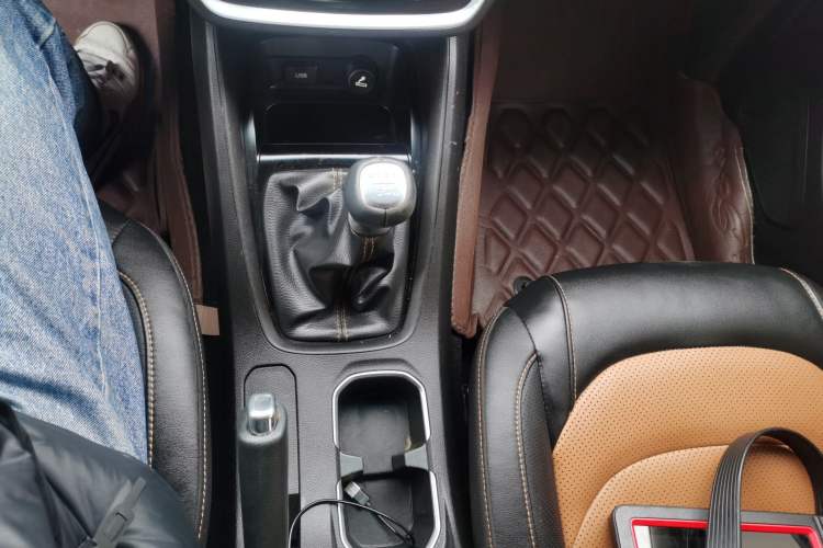 Used Wuling Hongguang S3 2018 1.5L Manual Luxury Model China V Standard