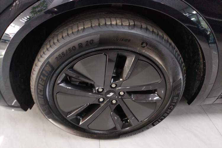 Used Li Auto L8 2024 Pro Model
