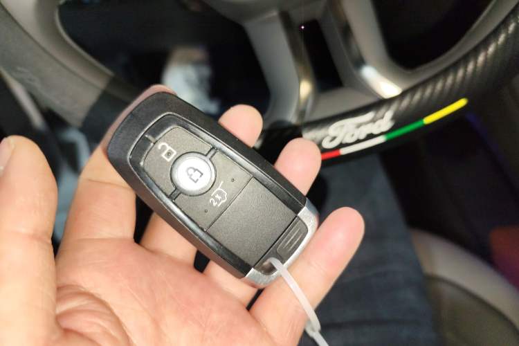 Used Ford Edge 2023 Edge L 2.0T EcoBoost E-Hybrid Four-Wheel Drive Seven-Seat Supreme Model
