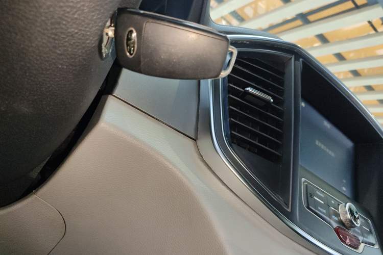 Used  M4 2019 Business Series 2.0L Manual - China VI Standard
