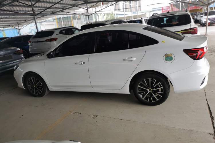 Used Roewe i5 2021 1.5L CVT Platinum Edition
