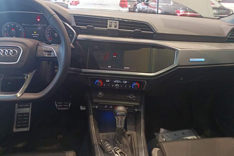 Used Audi Q3 2024 35 TFSI Fashion Dynamic Edition
