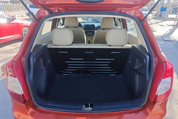 Used Skoda Fabia 2014 1.4L Automatic Crystal Edition
