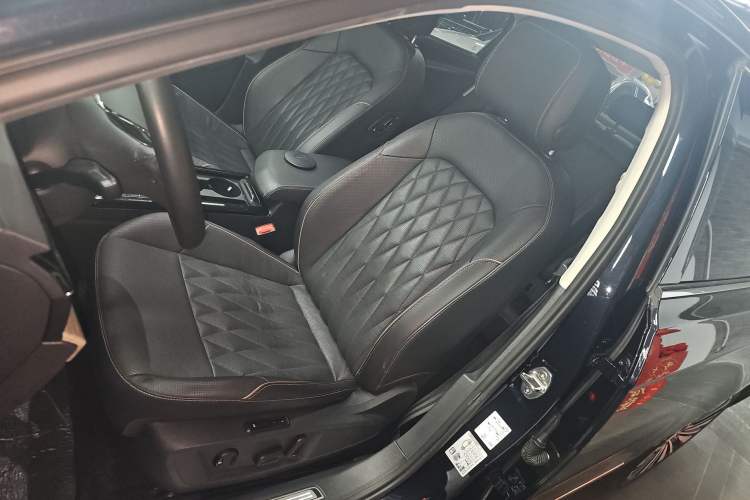 Used Volkswagen Passat 2019 330TSI Luxury Edition China VI Standard