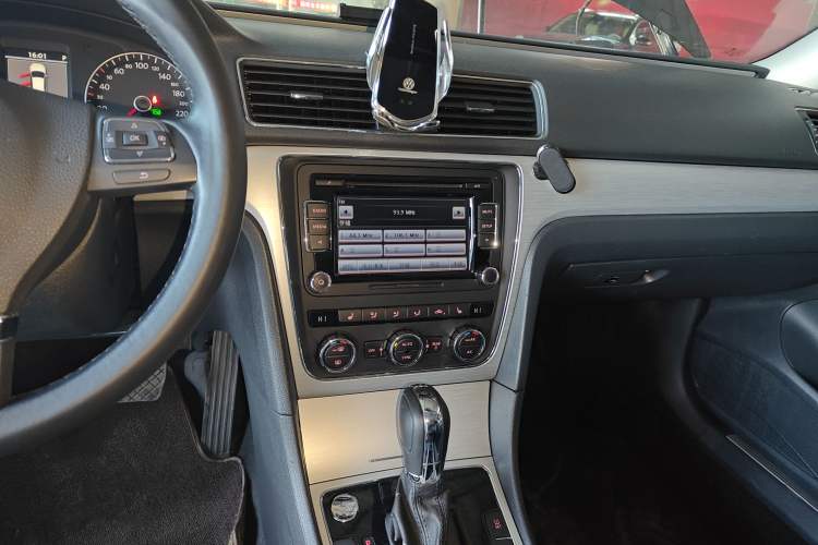 Used Volkswagen Passat 2014 1.8TSI DSG Prestige Edition