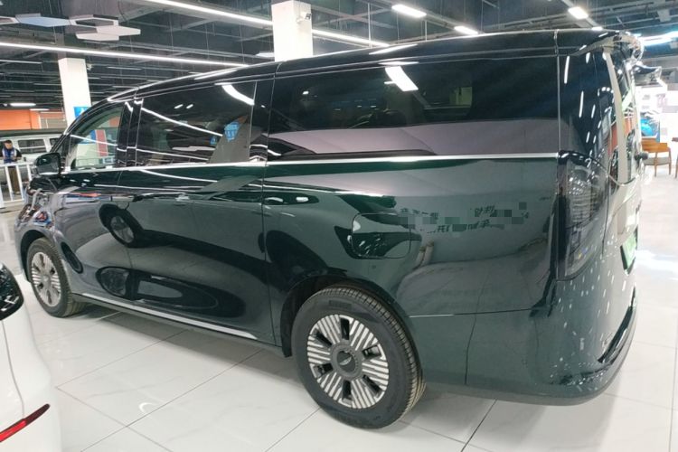 Used  LEVC L380 2024 100 kWh 6-Seater Two-Wheel Drive Air
