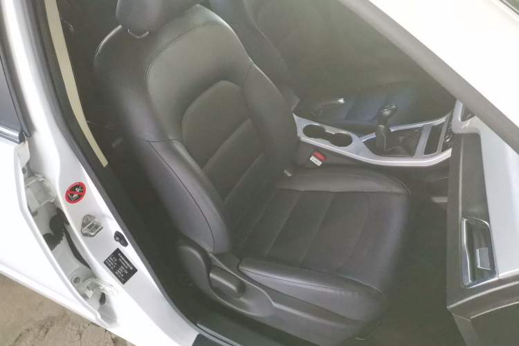 Used Geely Auto Vision 2019 Upgraded Model 1.5L Manual Luxury Version China VI Standard
