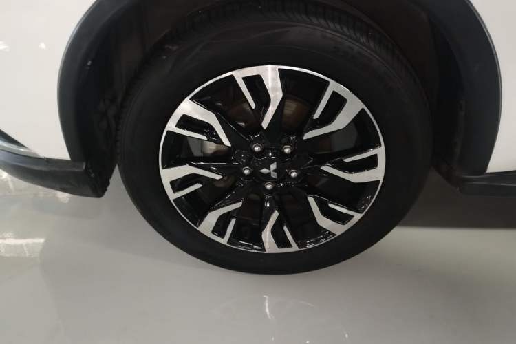 Used Mitsubishi Outlander 2020 2.4L 4x4 Zhi Xiang Edition 5 Seats
