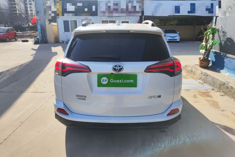 Used Toyota RAV4 2016 2.0L CVT Two-Wheel Drive Fashion Edition China V Standard