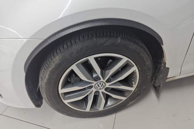 Used Volkswagen Golf 2016 230TSI Automatic Luxury Version
