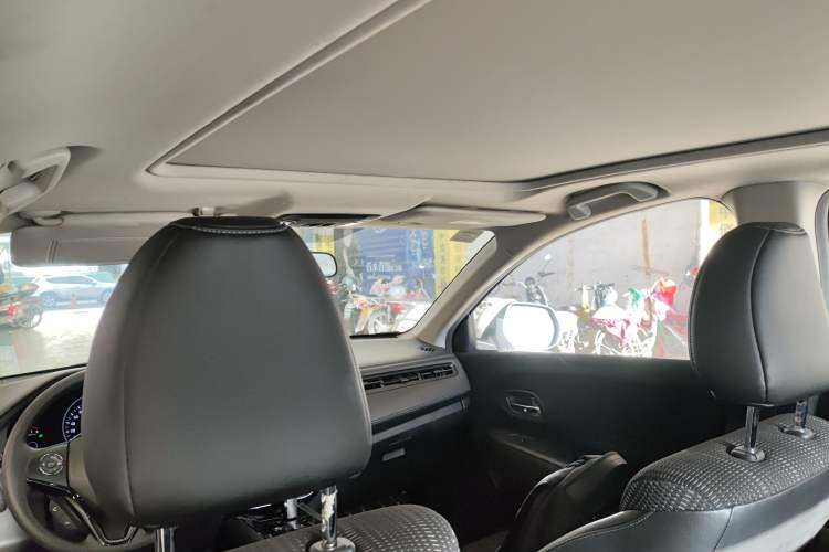 Used Honda Vezel 2017 1.8L CVT Front-Wheel Drive Pioneer Edition