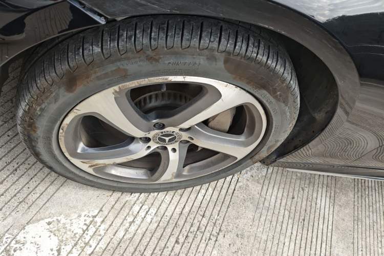 Used Mercedes-Benz E-Class 2019 E 300 L Sporty and Stylish Model
