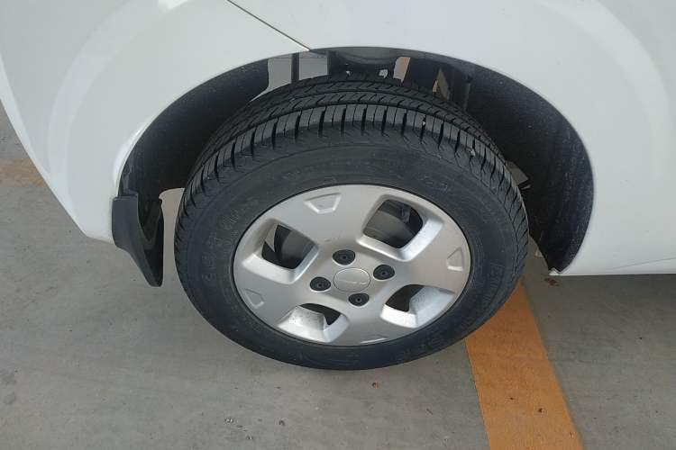 Used Roewe Clever 2021 302 km New Four-Seater Super-Efficient Version
