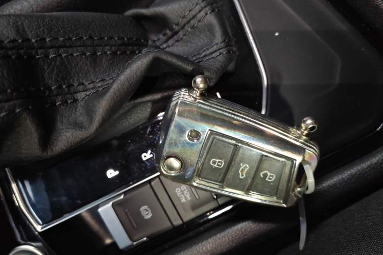 Used Volkswagen Tiguan L 2022 330TSI Automatic Two-Wheel Drive R-Line Enhanced Edition