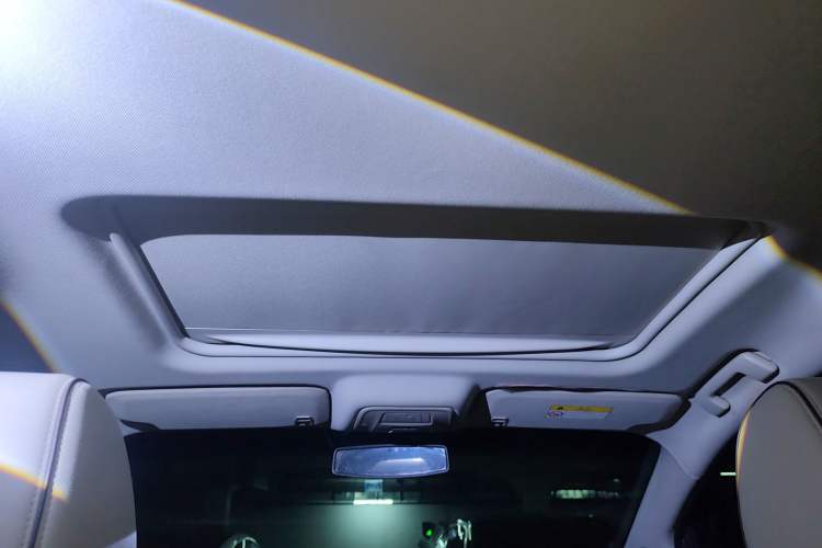 Used Buick GL8 2021 Land Cruiser Executive Class 652T Luxury Model