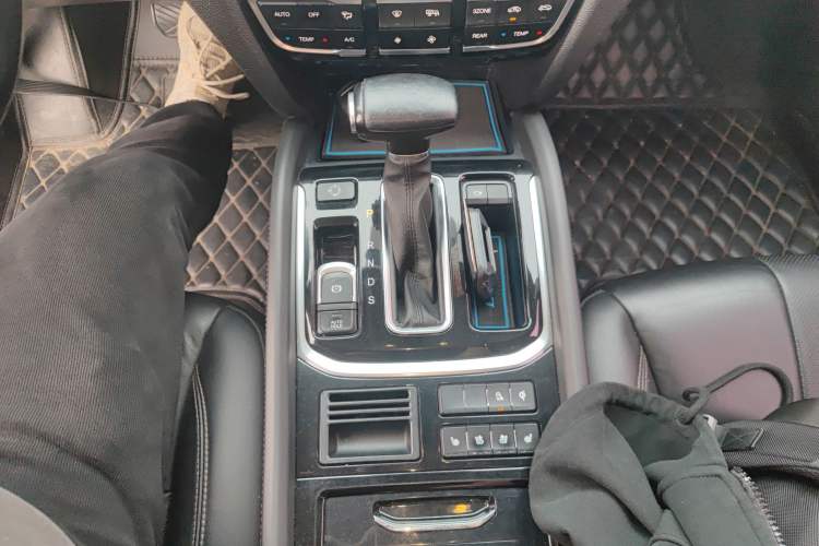 Used GAC Trumpchi GS8 2017 320T Two-Wheel Drive Luxury Smart Connectivity Version (7 Seats)
