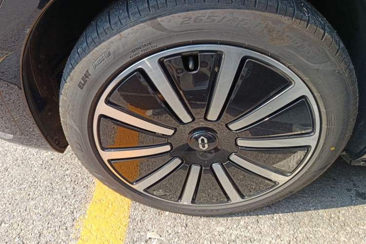 Used Hima AITO M9 2024 Range-Extended Max Edition 42 kWh 5-Seater Version
