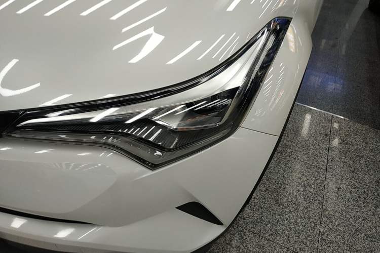 Used Toyota IZOA 2020 2.0L Yichi Version
